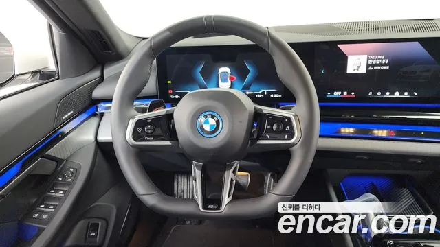 BMW i5 2025 — фото 13