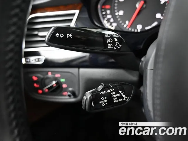 Audi A8 2011 — фото 17
