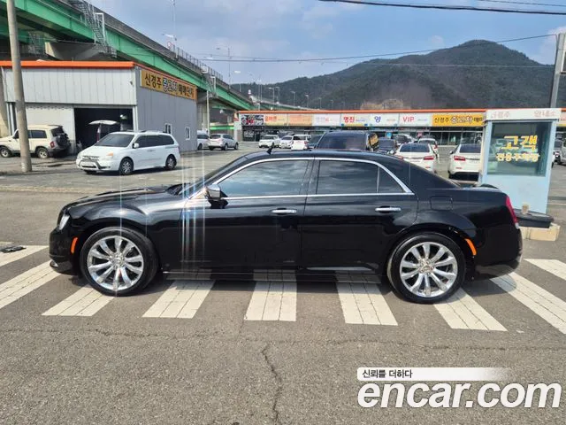Chrysler 300C 2016 — фото 17