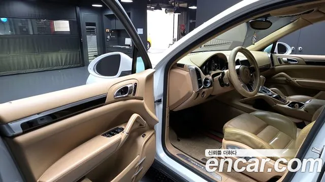 Porsche Cayenne 2015 — фото 12
