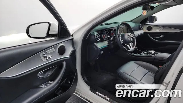 Mercedes-Benz E-Class 2019 — фото 10