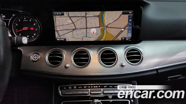 Mercedes-Benz E-Class 2019 — фото 14