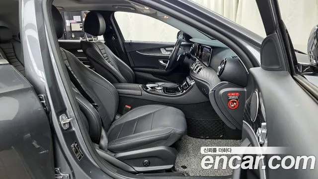 Mercedes-Benz E-Class 2018 — фото 10
