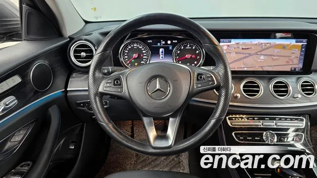 Mercedes-Benz E-Class 2018 — фото 12