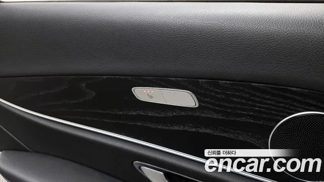 Mercedes-Benz E-Class 2018 — фото 18