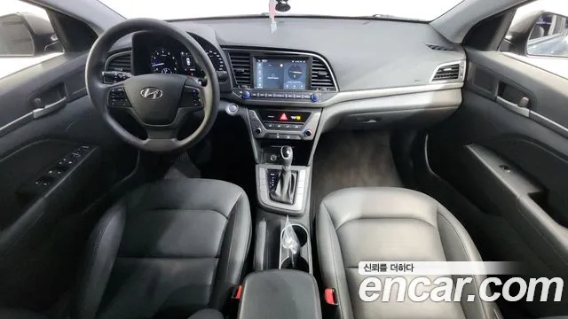 Hyundai AVANTE 2018 — фото 7