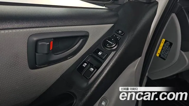 Hyundai Starex 2019 — фото 17
