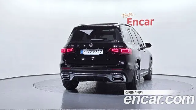 Mercedes-Benz GLB-Class 2023 — фото 4