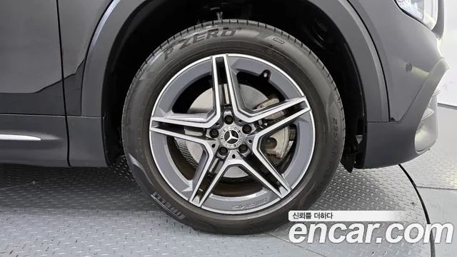 Mercedes-Benz GLB-Class 2023 — фото 5
