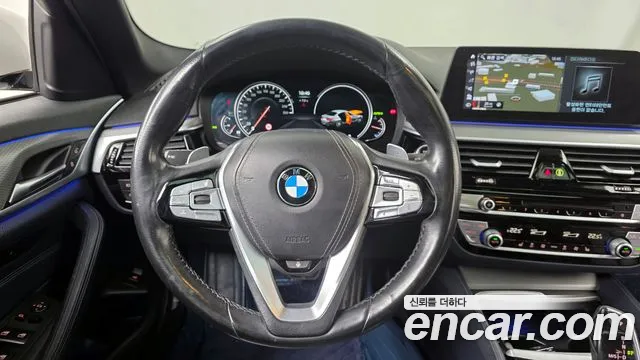BMW 5-Series 2017 — фото 13