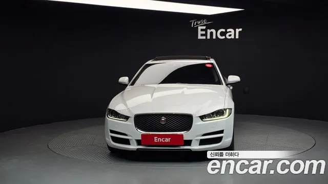 Jaguar XE 2016 — фото 3