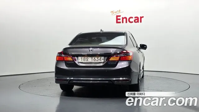 Honda Accord 2017 — фото 4
