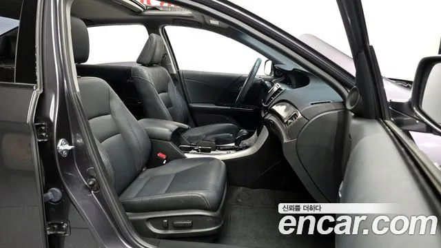Honda Accord 2017 — фото 10