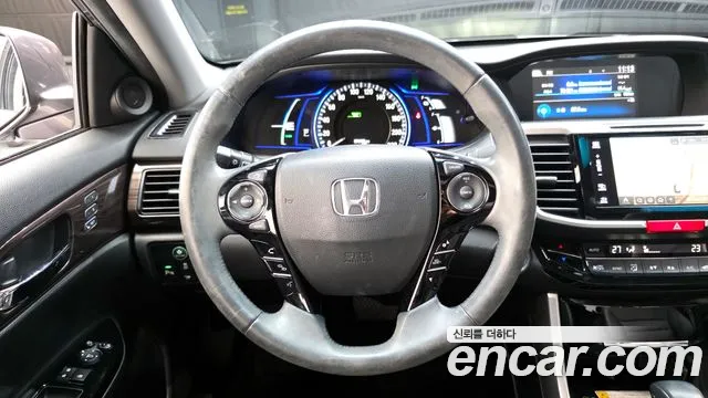 Honda Accord 2017 — фото 13