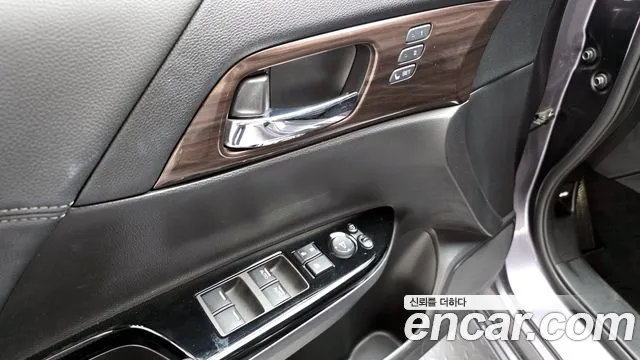 Honda Accord 2017 — фото 18