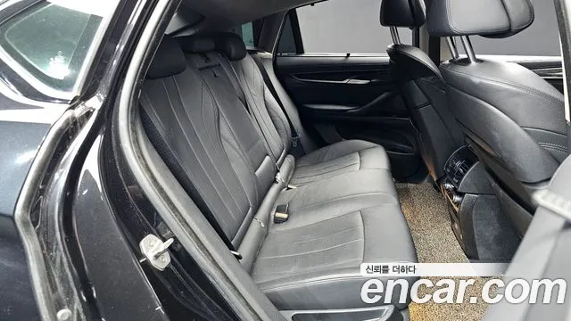 BMW X6 2015 — фото 12