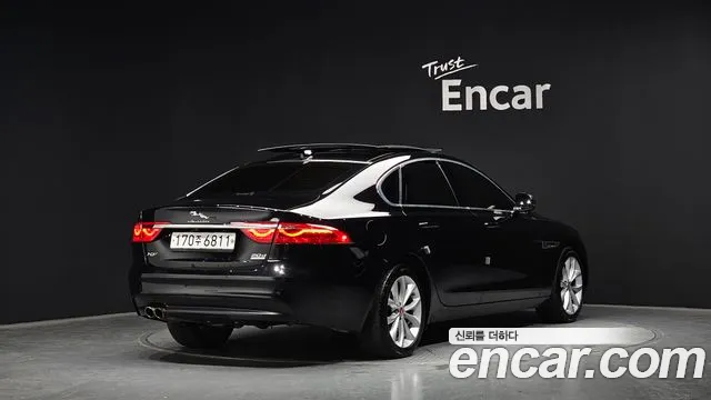Jaguar XF 2019 — фото 2