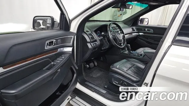 Ford Explorer 2016 — фото 10