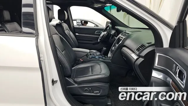 Ford Explorer 2016 — фото 11