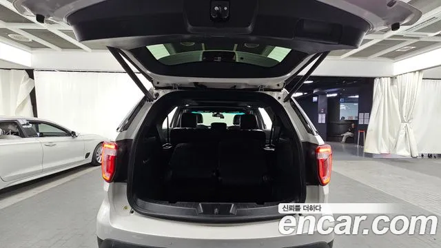 Ford Explorer 2016 — фото 20