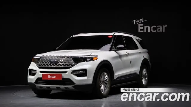 Ford Explorer 2021 — фото 1