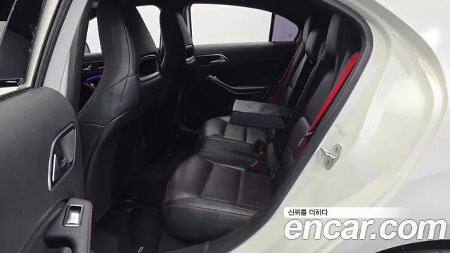 Mercedes-Benz A-Class 2015 — фото 11