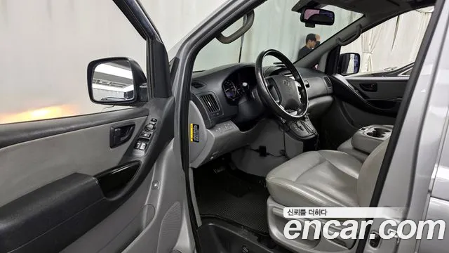 Hyundai Starex 2018 — фото 10