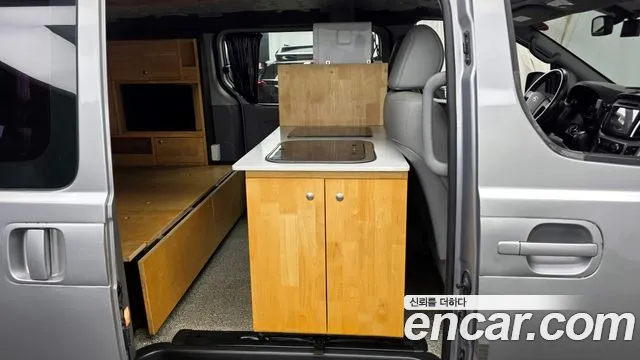 Hyundai Starex 2018 — фото 12