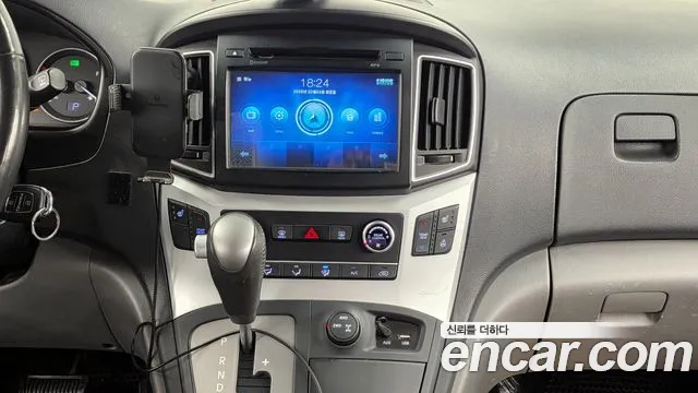 Hyundai Starex 2018 — фото 14