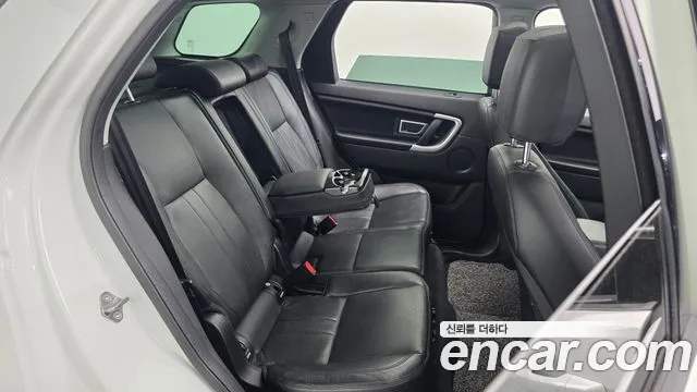 Land Rover Discovery Sport 2018 — фото 11