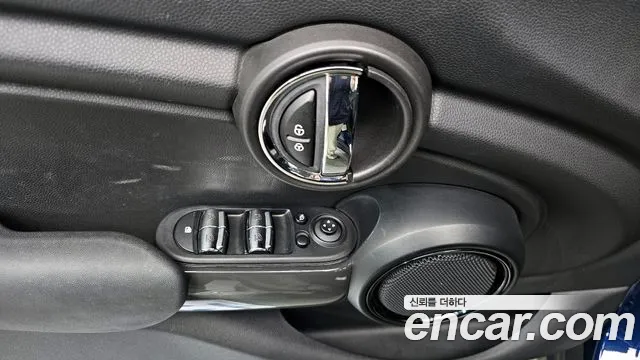 Mini Cooper 2018 — фото 19