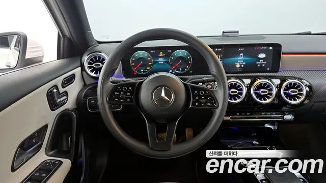 Mercedes-Benz A-Class 2020 — фото 13