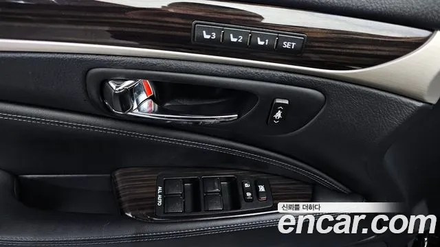 Lexus LS 2015 — фото 14