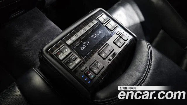 Lexus LS 2015 — фото 17