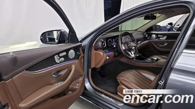 Mercedes-Benz E-Class 2018 — фото 10