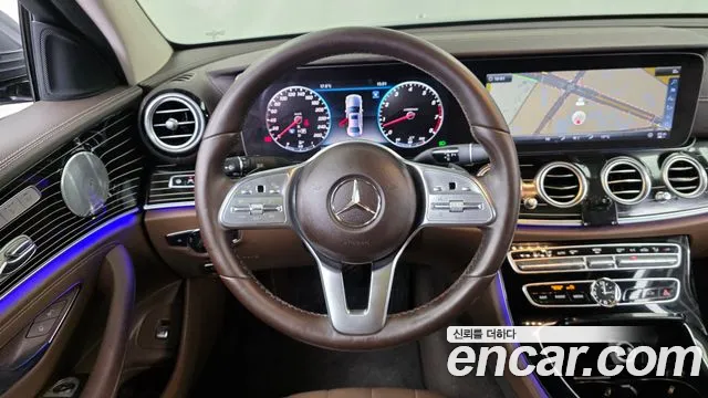 Mercedes-Benz E-Class 2018 — фото 13