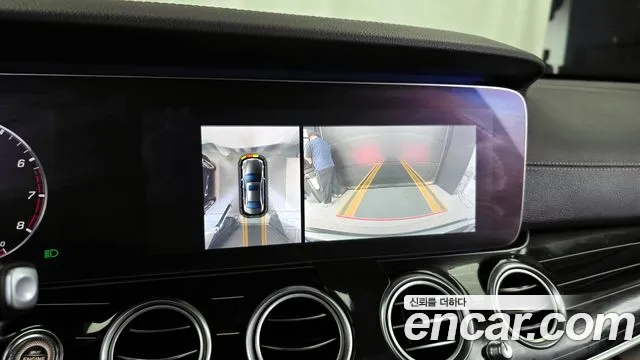 Mercedes-Benz E-Class 2018 — фото 15