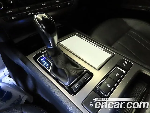 Hyundai Genesis 2016 — фото 12