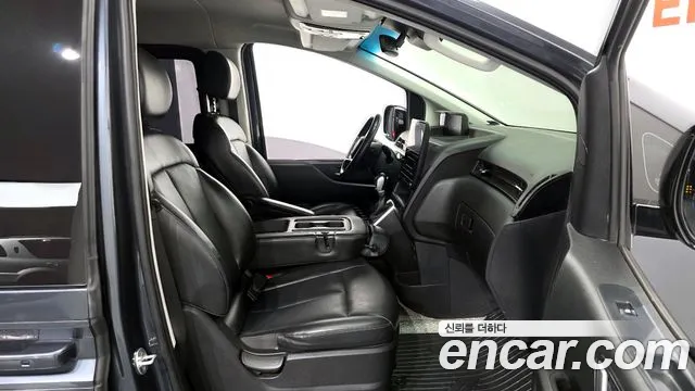 Hyundai Staria 2022 — фото 11