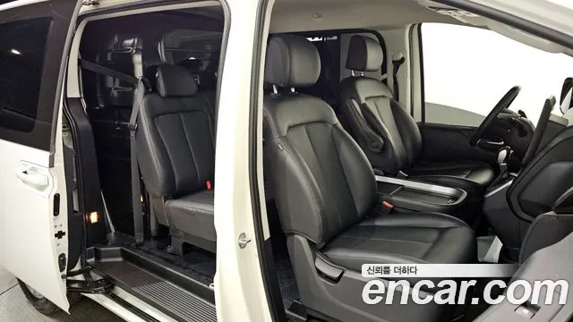 Hyundai Staria 2022 — фото 12