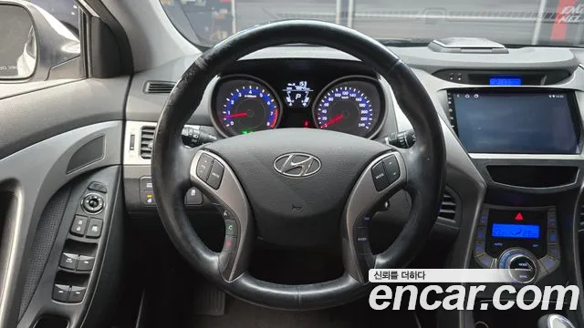 Hyundai AVANTE 2013 — фото 14
