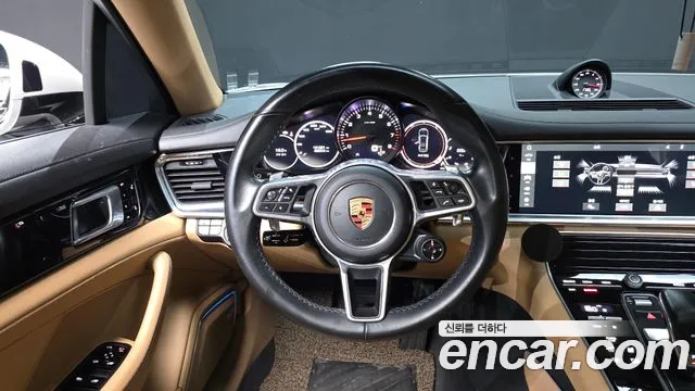 Porsche Panamera 2018 — фото 13