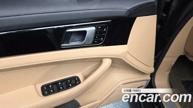 Porsche Panamera 2018 — фото 17