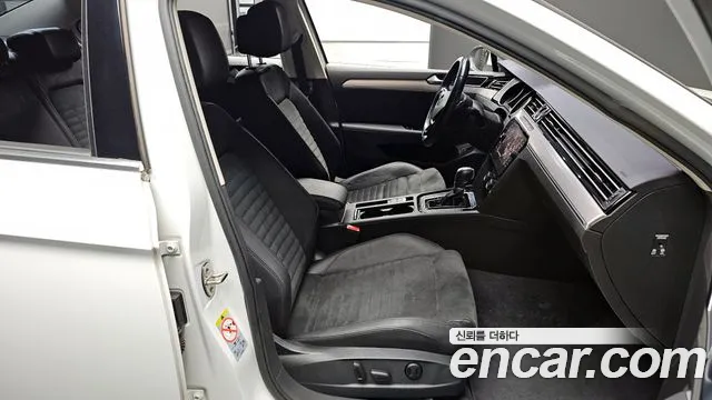 Volkswagen Passat 2018 — фото 10