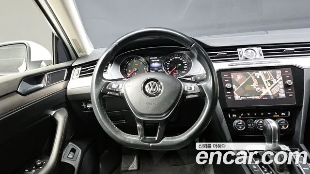 Volkswagen Passat 2018 — фото 13
