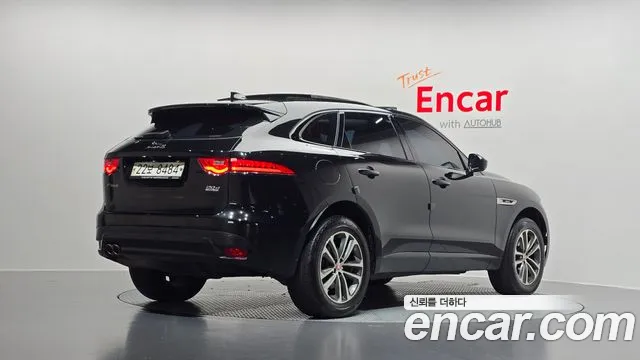 Jaguar F-PACE 2017 — фото 2
