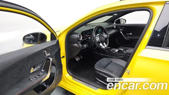 Mercedes-Benz A-Class 2023 — фото 11