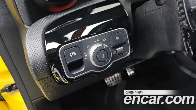 Mercedes-Benz A-Class 2023 — фото 12