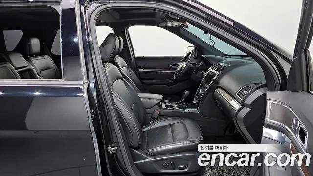 Ford Explorer 2019 — фото 11