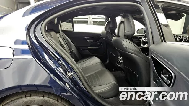 Mercedes-Benz C-Class 2022 — фото 12